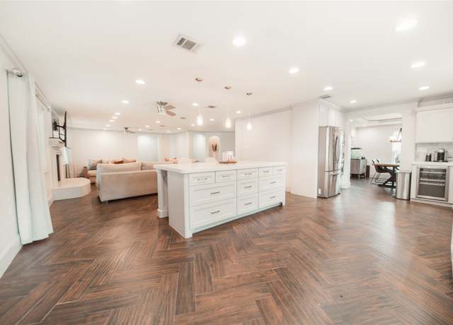 Property at 18050 Bambriar Dr, Houston, TX 77090, 3 beds, 2.5 baths