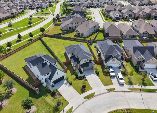 Property at 7218 Grassland Vista Ln, Katy, TX 77493, 4 beds, 3.5 baths