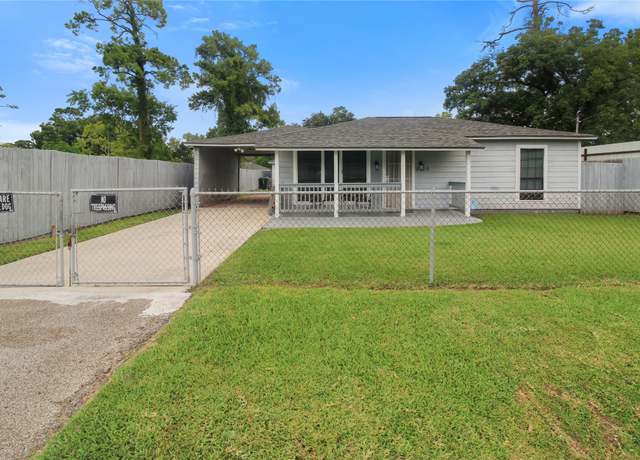 Property at 8105 Linda Vista Rd, Houston, TX 77028, 3 beds, 1 bath