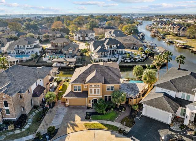 Property at 2417 Blue Canoe Ct, Seabrook, TX 77586, 5 beds, 3.5 baths