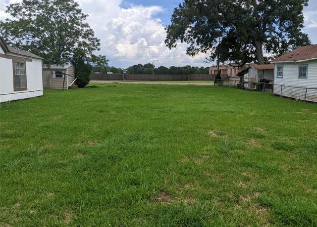 Property at 107 Correll Ave, Wharton, TX 77488