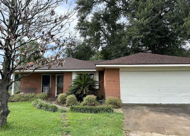 Property at 718 Westbury St, West Orange, TX 77630, 3 beds, 2 baths