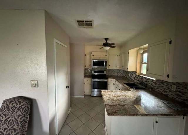 Property at 718 Westbury St, West Orange, TX 77630, 3 beds, 2 baths