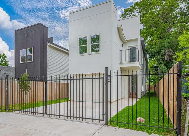 Property at 7307 W Knoll St, Houston, TX 77028, 3 beds, 2.5 baths
