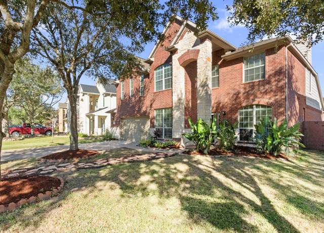 Property at 411 White Oak Pointe, League City, TX 77573, 4 beds, 2.5 baths