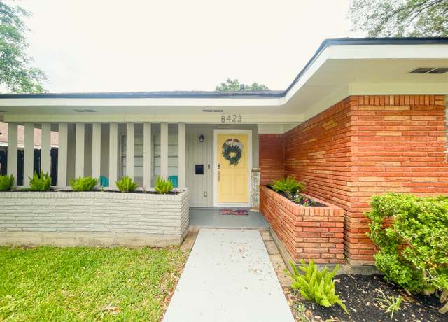 Property at 8423 Glen Valley Dr, Houston, TX 77061, 5 beds, 4 baths