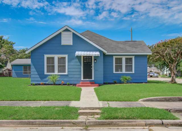 Property at 401 E Sterling St, Baytown, TX 77520, 3 beds, 2 baths