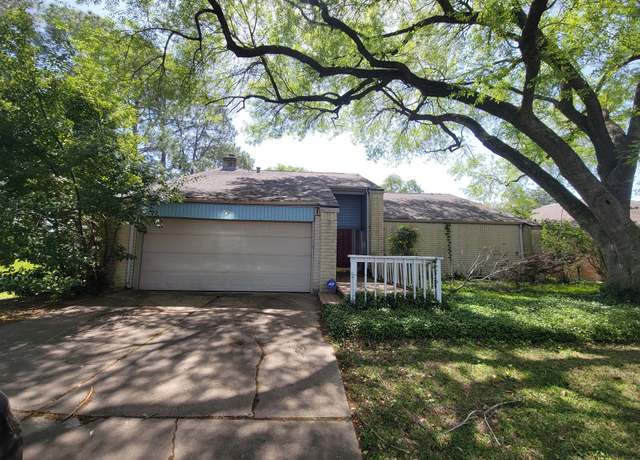 Property at 16026 Brookford Dr, Houston, TX 77059, 4 beds, 2 baths