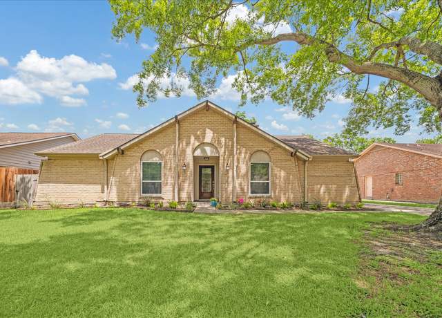 Property at 1719 Shannon Valley Dr, Houston, TX 77077, 3 beds, 2 baths