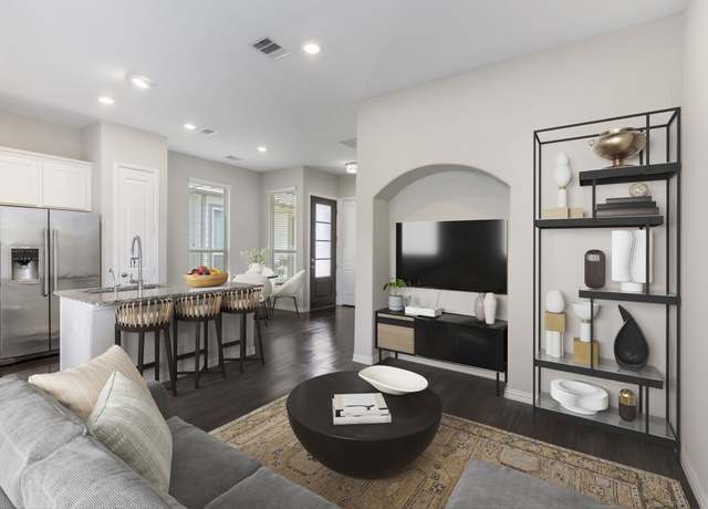 Property at 5021 Lehman Oaks Dr, Houston, TX 77018, 3 beds, 2.5 baths