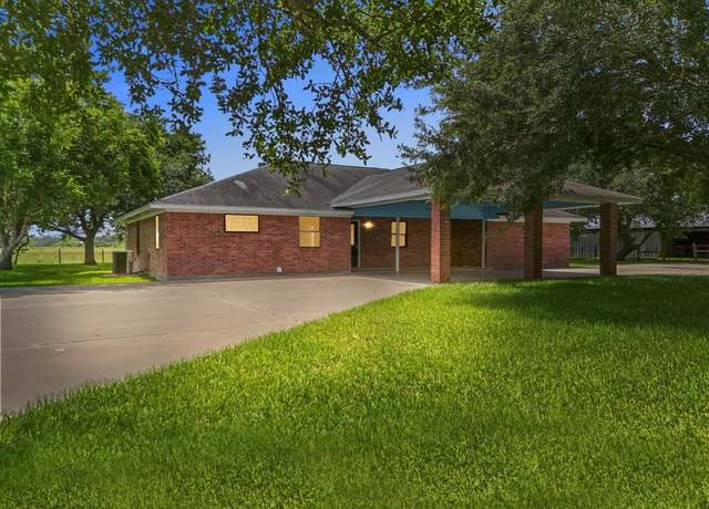 Property at 6816 Avenue V, Santa Fe, TX 77510, 3 beds, 2 baths