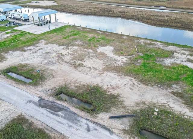 Property at 1111 Gator Pt, Crystal Beach, TX 77650