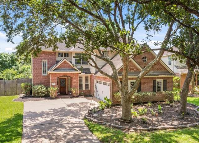 Property at 2826 Five Oaks Dr, Missouri City, TX 77459, 4 beds, 2.5 baths