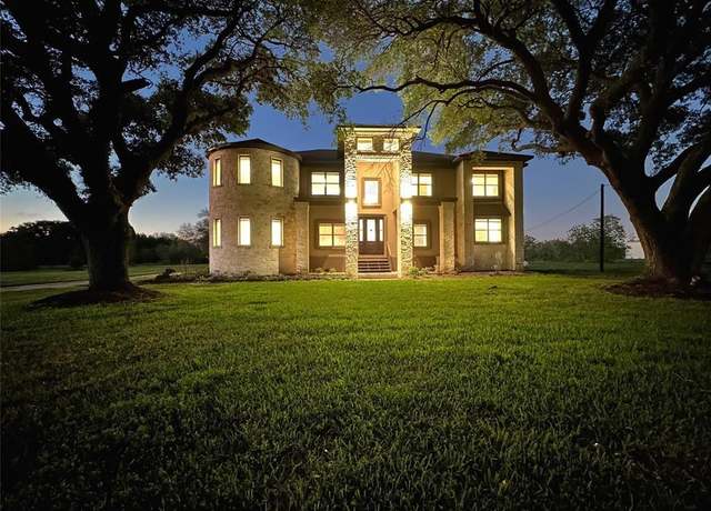 Property at 7737 Brookside Rd, Pearland, TX 77581, 8 beds, 5 baths