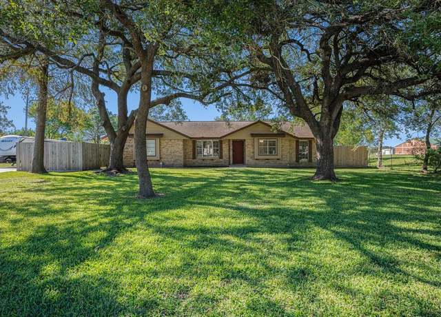 Property at 1917 29th St N, Texas City, TX 77590, 3 beds, 2 baths