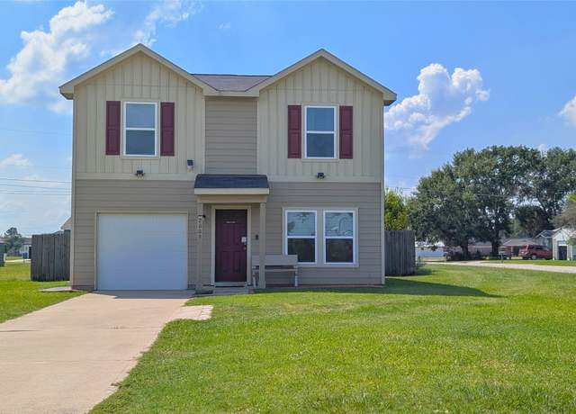 Property at 2009 6th St, Hempstead, TX 77445, 3 beds, 2.5 baths