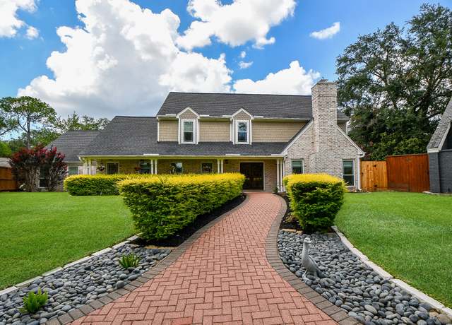 Property at 702 Queensmill Ct, Houston, TX 77079, 4 beds, 3 baths