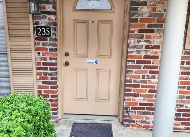 Property at 235 W Tri Oaks Ln #235, Houston, TX 77043, 3 beds, 1.5 baths