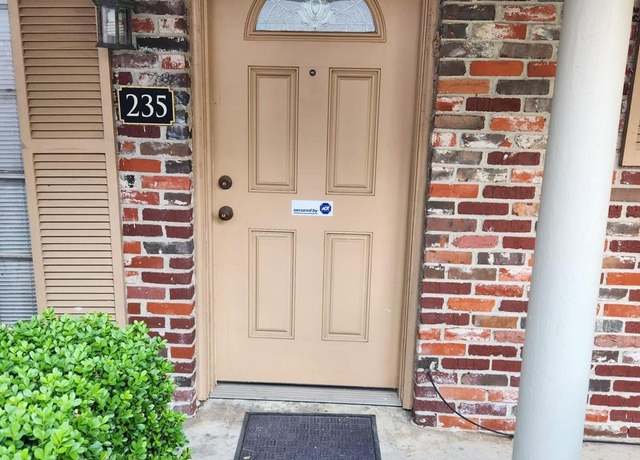 Property at 235 W Tri Oaks Ln #235, Houston, TX 77043, 2 beds, 1.5 baths