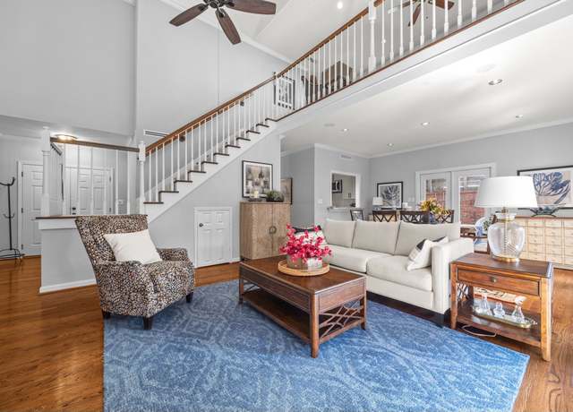 Property at 2113 Potomac Dr Unit D, Houston, TX 77057, 2 beds, 2.5 baths