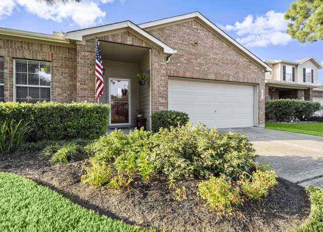 Property at 19510 Majestic Landing Ln, Cypress, TX 77433, 4 beds, 2 baths