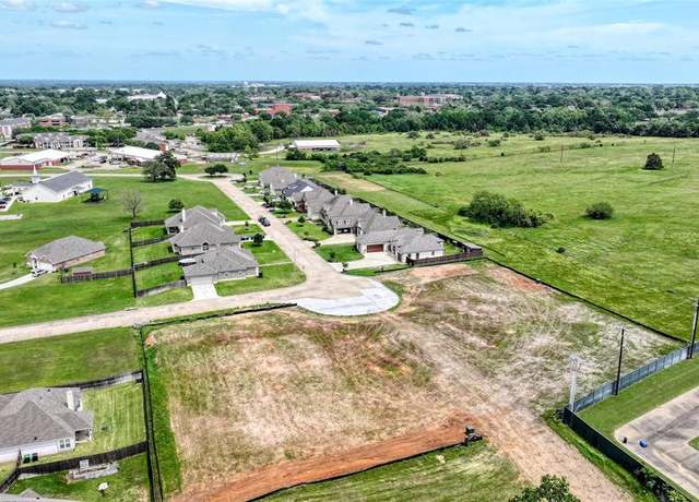 Property at 501 Oak Crest Ln, Brenham, TX 77833