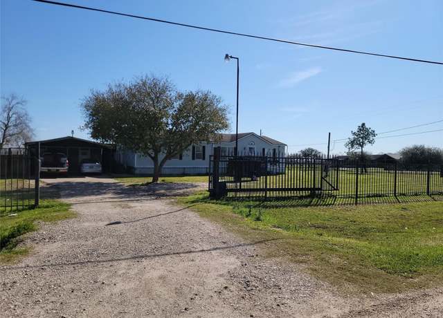 Property at 3007 Trail Loop S, Rosharon, TX 77583, 3 beds, 2 baths