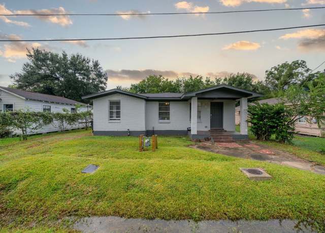 Property at 428 Gans St, Houston, TX 77029, 5 beds, 3 baths