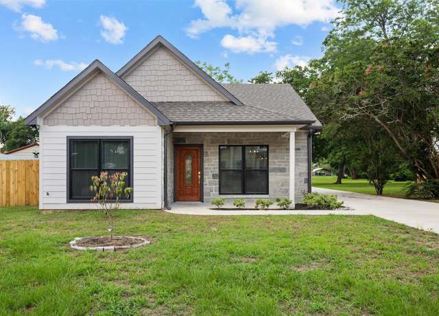 Property at 129 S Grace St, Crockett, TX 75835, 3 beds, 2 baths