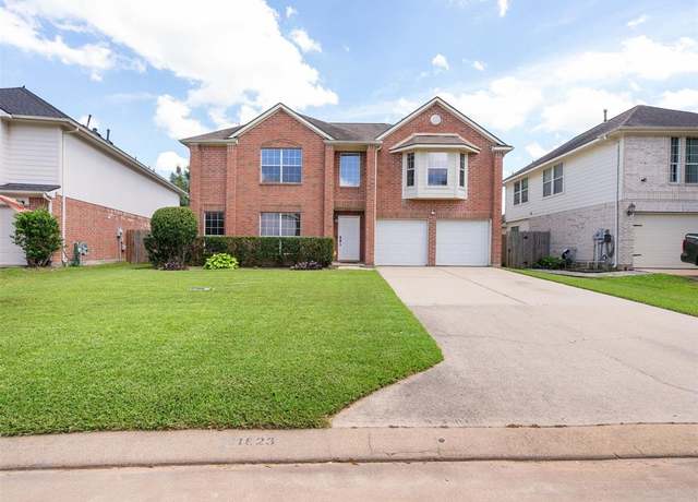Property at 11823 Elizabeth Ct, Pinehurst, TX 77362, 5 beds, 3.5 baths
