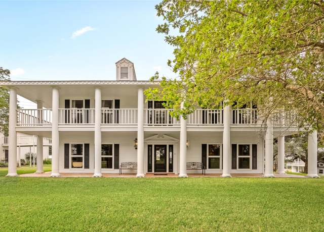 Property at 7023 Wolters Rd, Schulenburg, TX 78956, 3 beds, 3.5 baths
