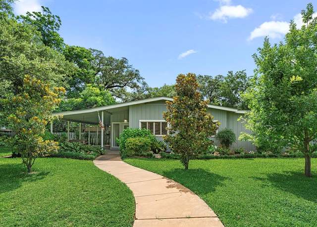 Property at 1908 Milam St, Columbus, TX 78934, 3 beds, 3 baths