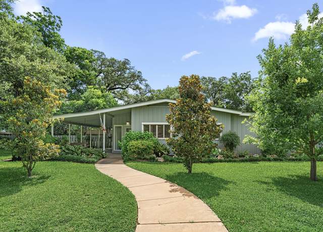 Property at 1908 Milam St, Columbus, TX 78934, 3 beds, 3 baths