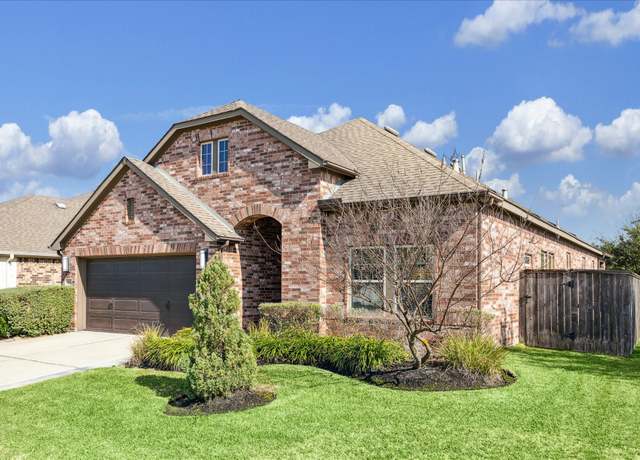 Property at 142 Saddle Dr, Jersey Village, TX 77065, 5 beds, 4 baths