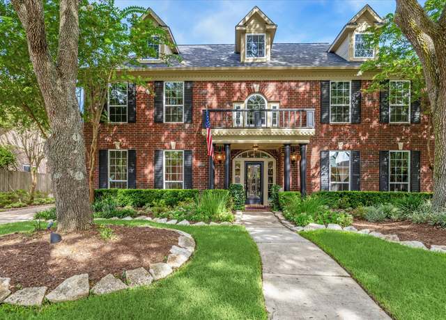 Property at 1915 Woodlawn Terrace Ct, Sugar Land, TX 77479, 4 beds, 3.5 baths