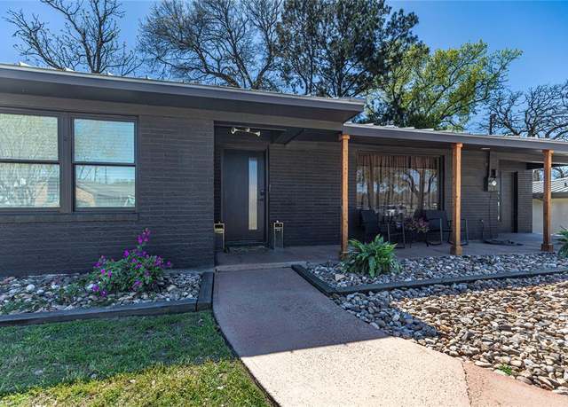 Property at 505 E Strauss St, Bellville, TX 77418, 3 beds, 2 baths