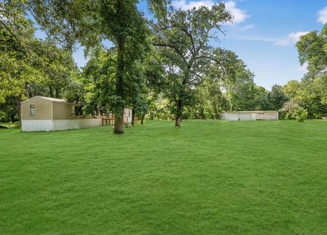 Property at 2 Creek Rd, Huntsville, TX 77320, 3 beds, 2 baths