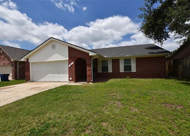 Property at 919 Moorside Ln, Channelview, TX 77530, 3 beds, 2 baths