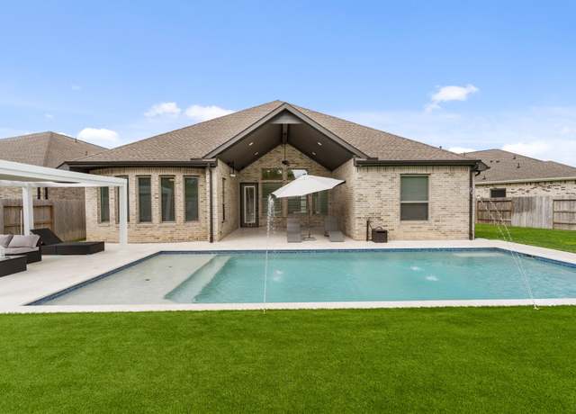 Property at 12435 Washington Way, Tomball, TX 77375, 5 beds, 3 baths