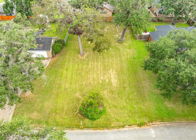 Property at 2263 Lakewood Dr, West Columbia, TX 77486
