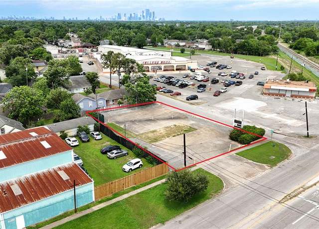 Property at 2002 Broadway St, Houston, TX 77012