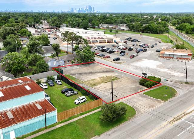 Property at 2002 Broadway St, Houston, TX 77012