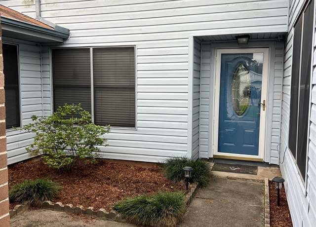 Property at 9734 Oakmont Dr, La Porte, TX 77571, 3 beds, 2 baths