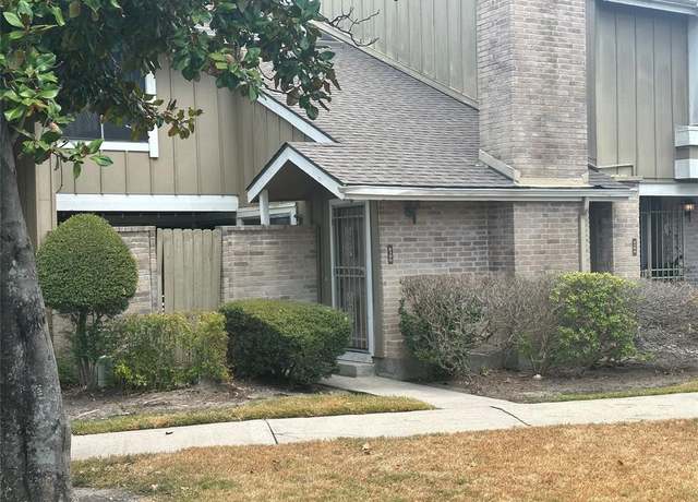Property at 6106 W Airport Blvd #18, Houston, TX 77035, 2 beds, 2.5 baths