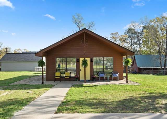 Property at 5 Oakland Ct, Huntsville, TX 77340, 3 beds, 2 baths