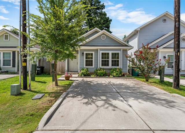 Property at 16887 Balmoral St, Montgomery, TX 77316, 2 beds, 2 baths
