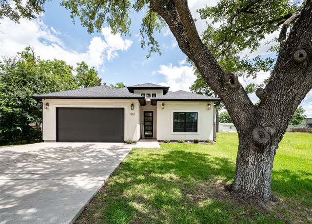 Property at 202 Hurta Rd, Crosby, TX 77532, 3 beds, 2.5 baths