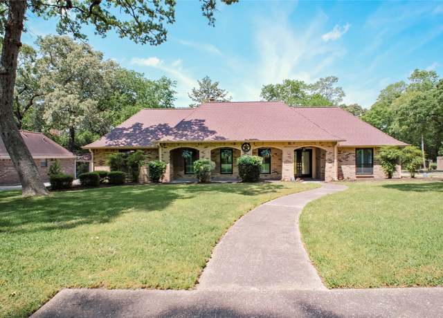 Property at 26 Royal Dalton Cir, Conroe, TX 77304, 4 beds, 2.5 baths