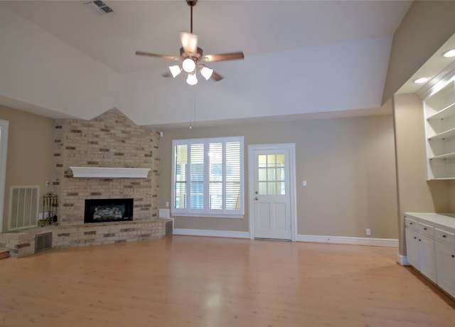 Property at 26 Royal Dalton Cir, Conroe, TX 77304, 4 beds, 2.5 baths
