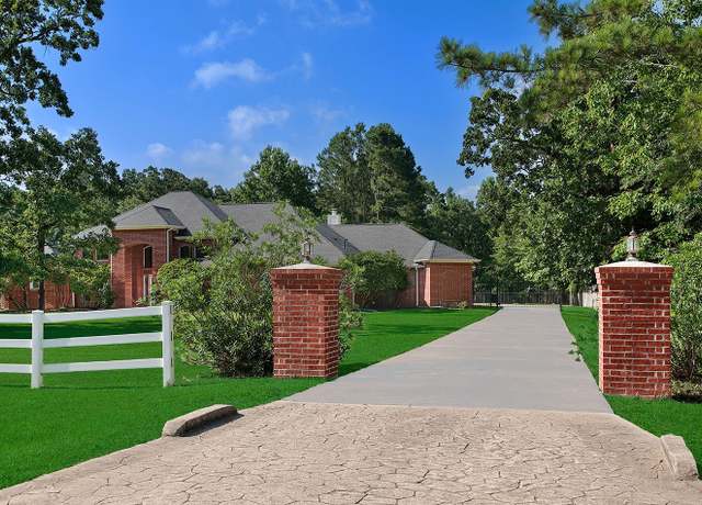 Property at 15569 Zoe Loop Dr, Montgomery, TX 77316, 3 beds, 3 baths